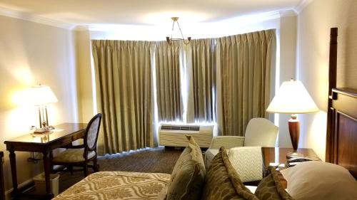 King Room image 10