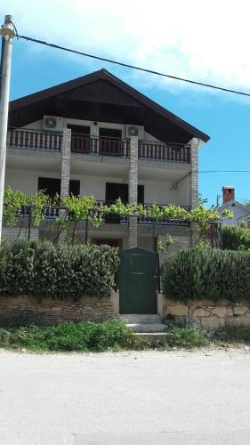  Apartments Mario in Gornji Karin