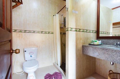 Standard Double Room image 3