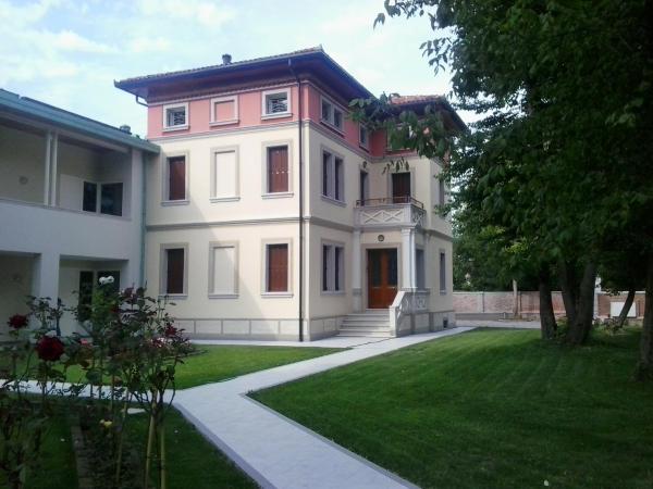 Na zdjęciu widoczny jest obiekt Villa delle Rose położony w mieście Gruaro.