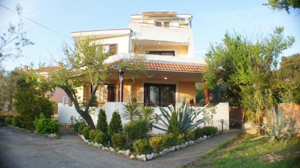 La photo montre l'objet Apartments Janet situé dans la ville de Sušica.