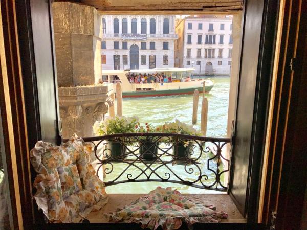A la foto es mostra l'objecte La Felice Canal Grande situat a la ciutat de Venècia.