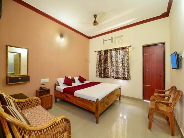 The photo shows the Surya Inn located in the city of Nimāparha.