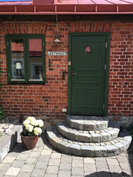 The photo shows the Lusthuset located in the city of Sölvesborg.