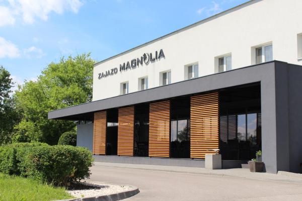 Na zdjęciu widoczny jest obiekt Zajazd Magnolia-Airport Modlin położony w mieście Kosewko.
