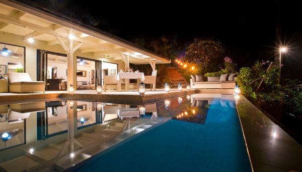 写真にはマテイ市にあるTaveuni Palms Resortが写っています。