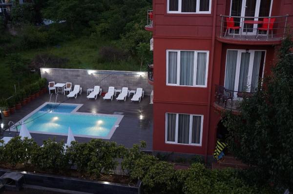 Na zdjęciu widoczny jest obiekt Gold Guest House położony w mieście Gonio.