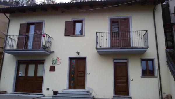 The photo shows the Bed And Breakfast Delle Grotte located in the city of Latronico.