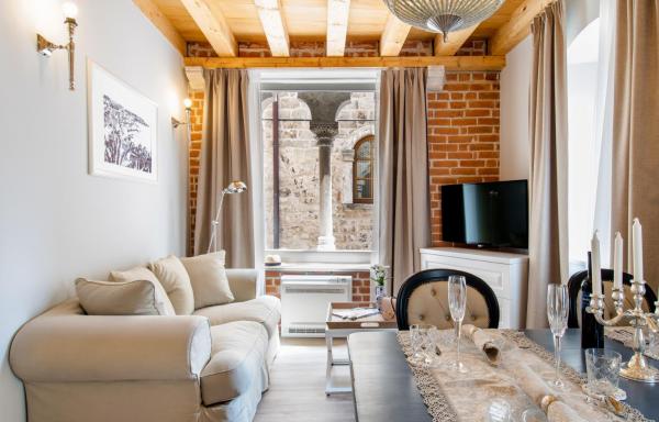 A la foto es mostra l'objecte Heritage suites Zanini situat a la ciutat de Hvar.