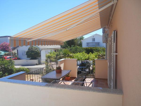 A la foto es mostra l'objecte Apartments Jerkin situat a la ciutat de Tribunj.
