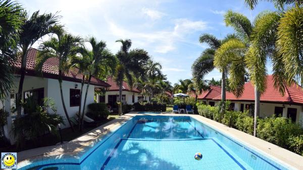 A la foto es mostra l'objecte D&K Smiley Phuket Resort situat a la ciutat de Rawai Beach.