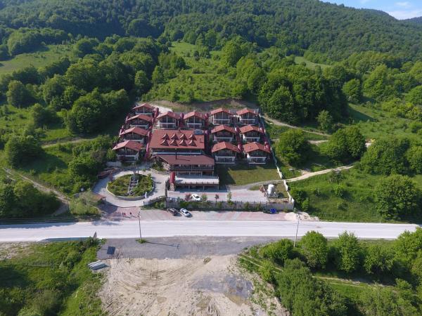 Op de foto is het object Abant Kartal Yuvasi Hotel te zien, gelegen in de stad Koçyazı.