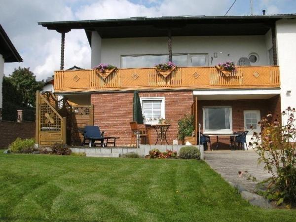 A la foto es mostra l'objecte Ferienwohnung-Nuerburgblick situat a la ciutat de Rodder.