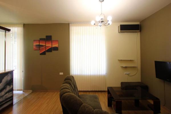 Zdjęcie 2: Studio with balcony on Sayat nova avenue
