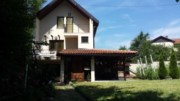 A la foto es mostra l'objecte Nature Villa Sarajevo situat a la ciutat de Vlakovo.