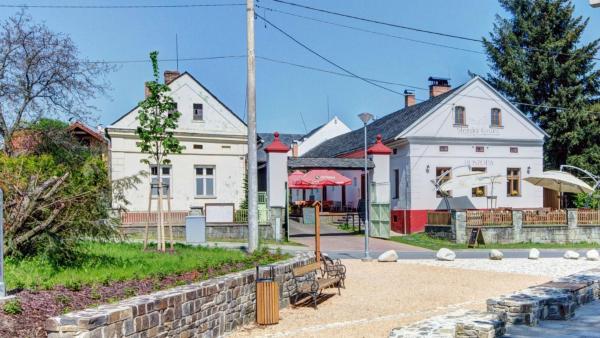 La photo montre l'objet Slezský Grunt situé dans la ville de Budišovice.