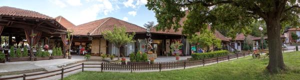 En la foto se muestra el objeto Motel Stari Hrast ubicado en la ciudad de Markovac.