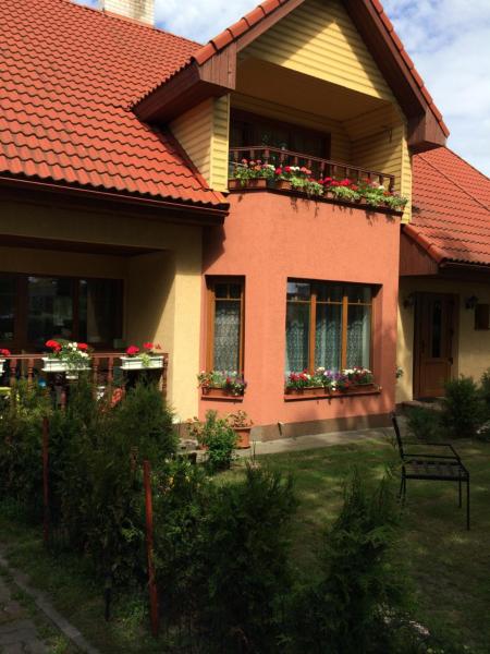 På bilden syns objektet Lana House som ligger i staden Pärnu.