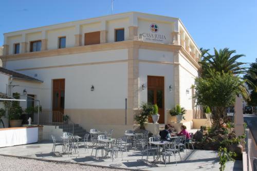A la foto es mostra l'objecte Hotel Restaurante Casa Julia situat a la ciutat de Murla.