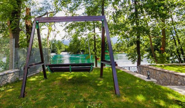 A la foto es mostra l'objecte Villa Grace situat a la ciutat de Bihac.
