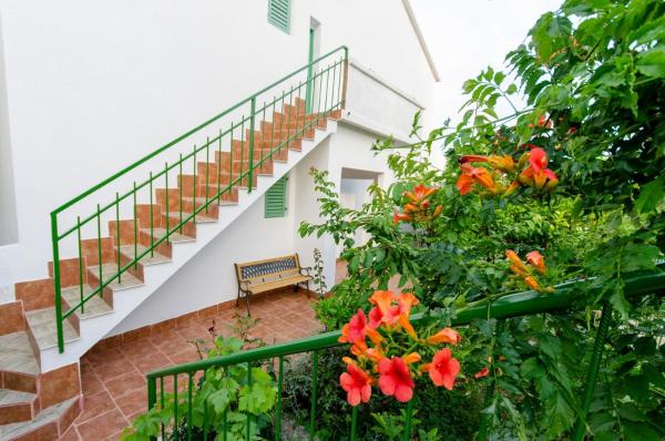 Apartments Mladenka - Dalmatia