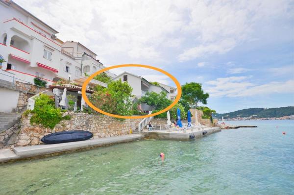 På bilden syns objektet Apartments Vera som ligger i staden Supetarska Draga.