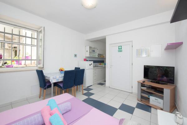 Na fotografii je vidět objekt Apartment Dragica nacházející se ve městě Split.