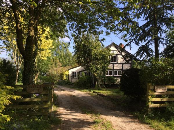 На фото показан объект Yew Tree Cottage, расположенный в городе Леминстер.