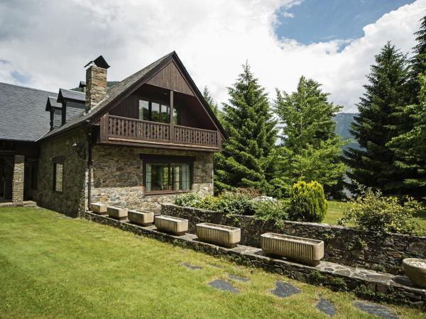 På billedet ses objektet Chalet in Vielha near Baqueira Ski Resort beliggende i byen Casau.