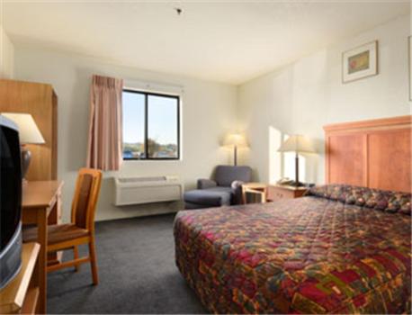 Foto 9: Super 8 by Wyndham Spokane/West