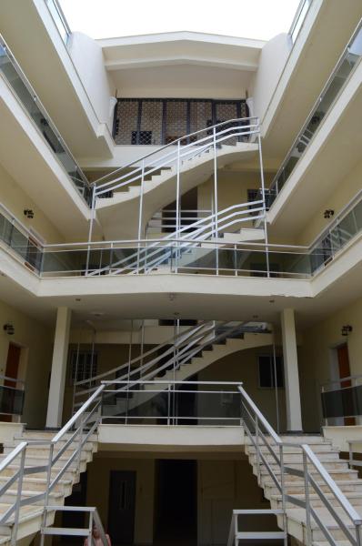 A la foto es mostra l'objecte Kineta Apartments situat a la ciutat de Kineta.