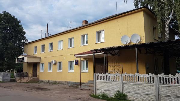 На фото показан объект Glamour Hotel, расположенный в городе Moshchanytsya.