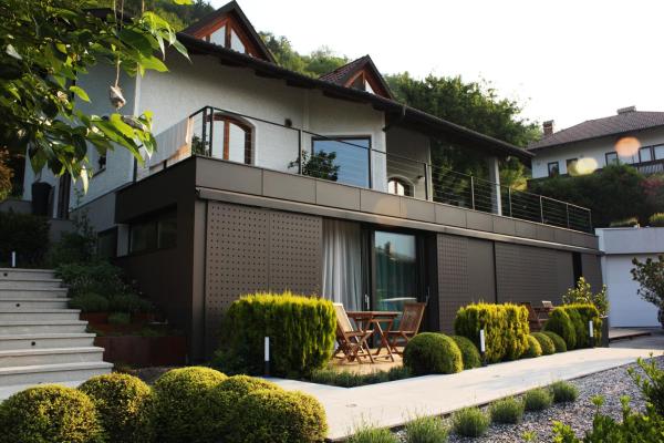 Na fotografii je vidět objekt Apartmaji 43 nacházející se ve městě Tolmin.