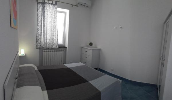 A la foto es mostra l'objecte Citara mare situat a la ciutat de Ischia.