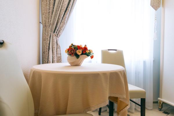 Na zdjęciu widoczny jest obiekt VIP apartmen położony w mieście Sula.