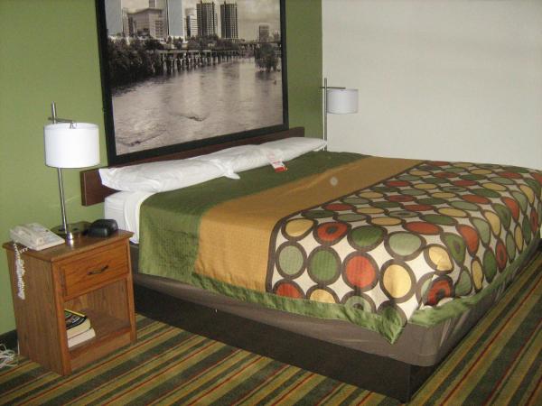 Habitación - No fumadores - Cama grande — 25 m² - Super 8 by Wyndham Richmond/Chamberlayne Rd
