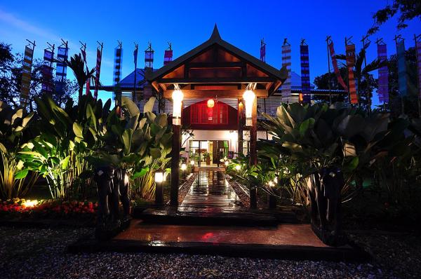 Na fotografii je vidět objekt Risasinee Spa & Resort nacházející se ve městě Nan.