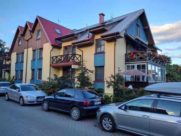The photo shows the Inkliuzas located in the city of Nida.
