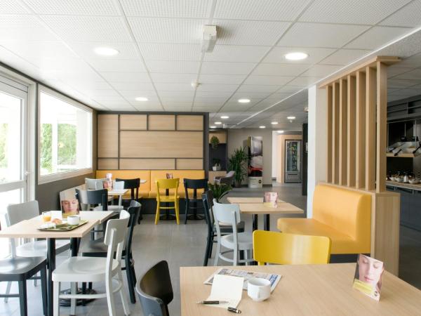 Nella foto è visibile l'oggetto B&B HOTEL Saint-Quentin situato nella città di Holnon.