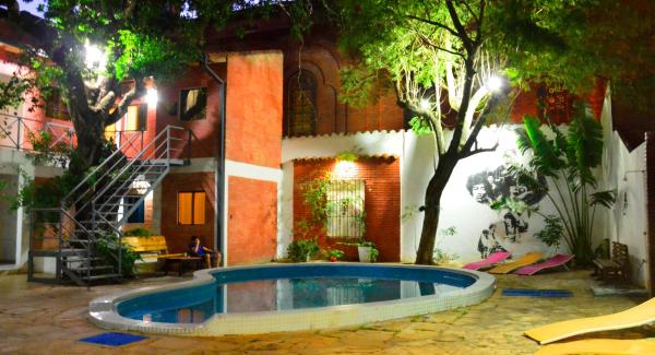 The photo shows the El Viajero Asuncion Hostel & Suites located in the city of Asuncion.