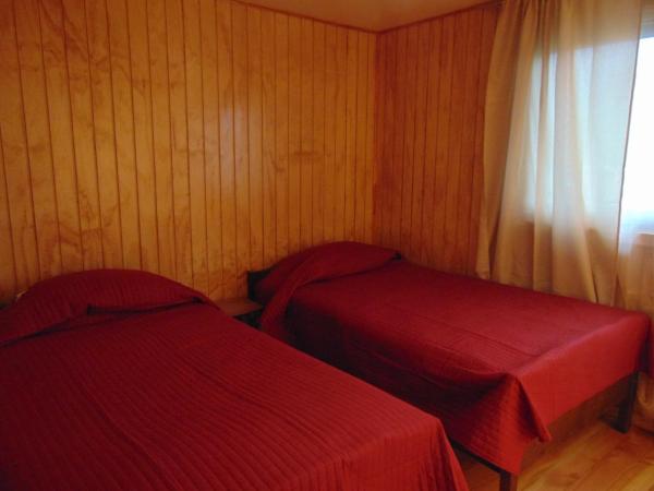 Habitació Doble - 2 Llits — 9 m², Variant 1 - Cafe & Hostal Acurruka