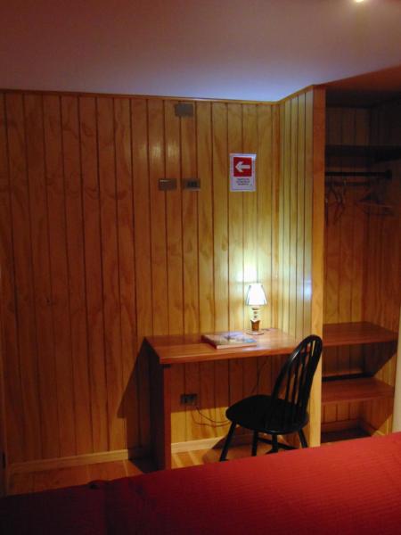 Habitació Doble - 2 Llits — 9 m², Variant 2 - Cafe & Hostal Acurruka