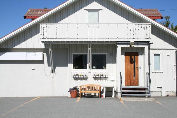 På billedet ses objektet Sentralen inn beliggende i byen Andenes.