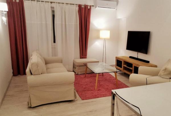 På billedet ses objektet Suites Apartments beliggende i byen Albatroz.