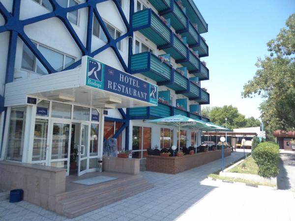 Na fotografii je vidět objekt Rodopi Hotel nacházející se ve městě Plovdiv.