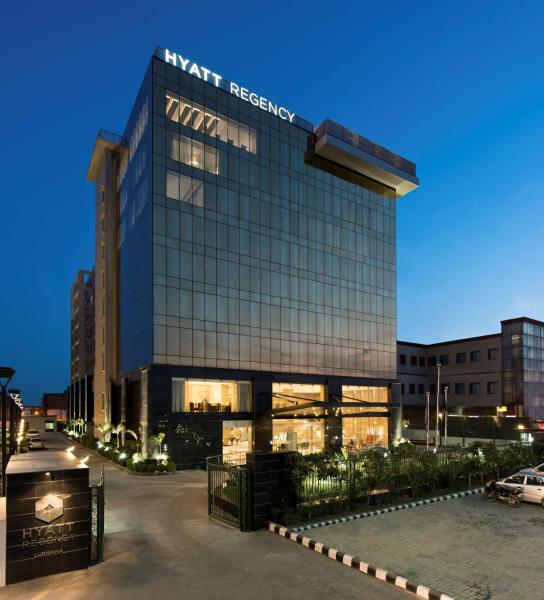 写真にはルディヤーナー市にあるHyatt Regency Ludhianaが写っています。
