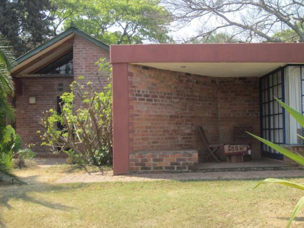 Weaver Cottages, Harare