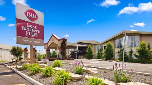Op de foto is het object Best Western Plus Durham Hotel & Conference Centre te zien, gelegen in de stad Oshawa.