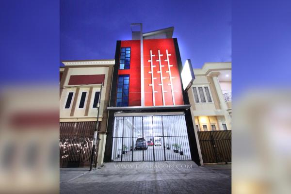 En la foto se muestra el objeto D'Paragon Kijang Utara ubicado en la ciudad de Alastuwo.