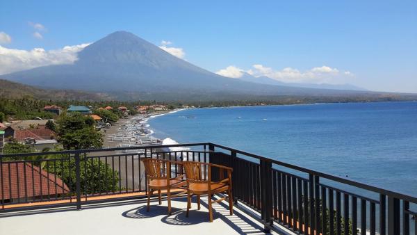 På billedet ses objektet Amed Beach Villa beliggende i byen Amed.